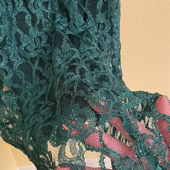 " Hunter Green” Lace Dress, size 6 - Picture 4 of 7
